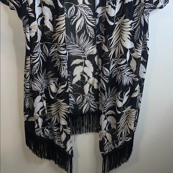 EUC Siren Lily Black and Cream Leaf Design Kimono Size 2X #220 - Picture 4 of 8